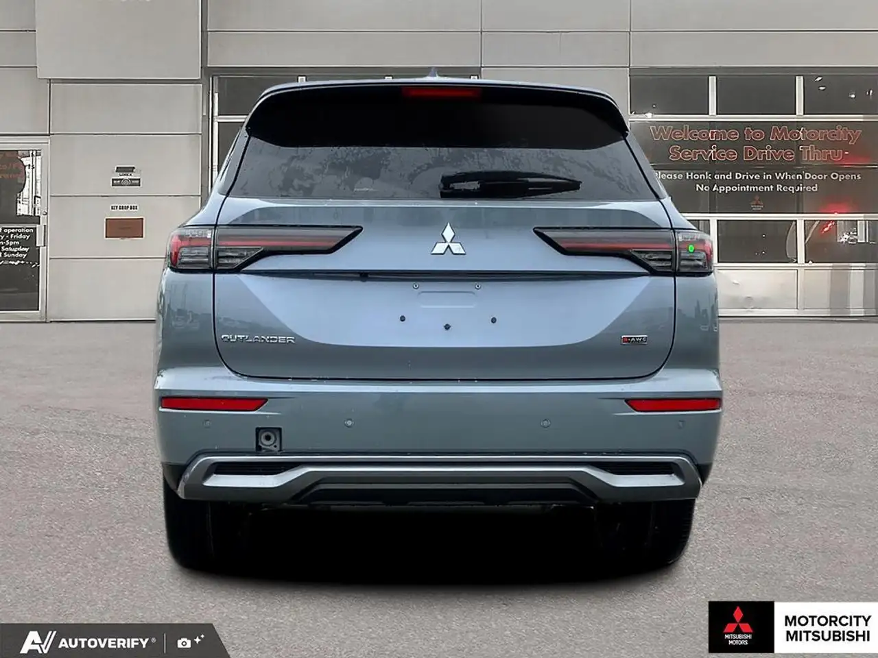 Mitsubishi Outlander снимка Mitsubishi Outlander