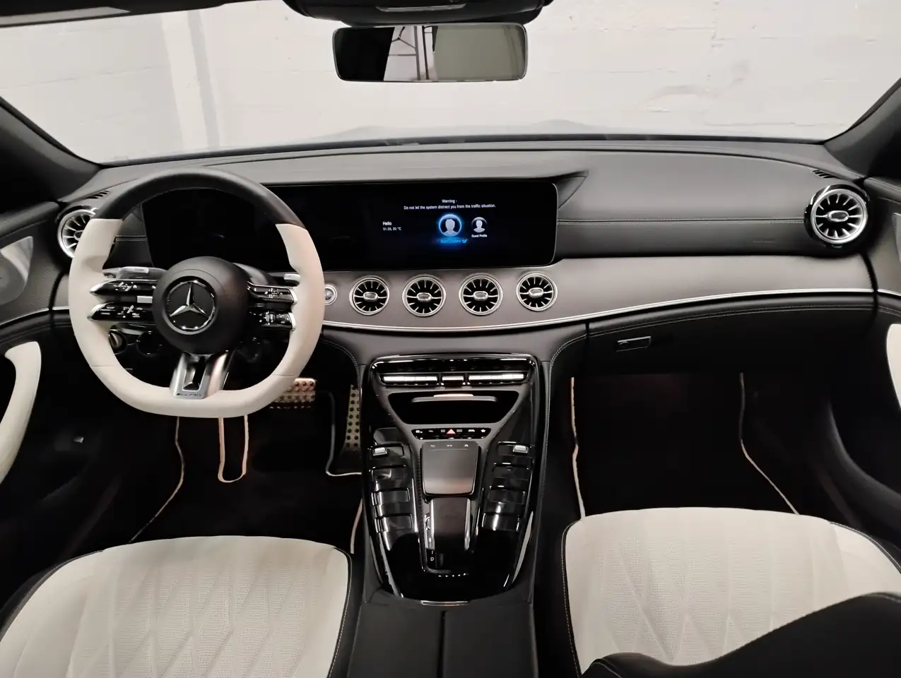 Mercedes-Benz AMG GT снимка Mercedes-Benz AMG GT