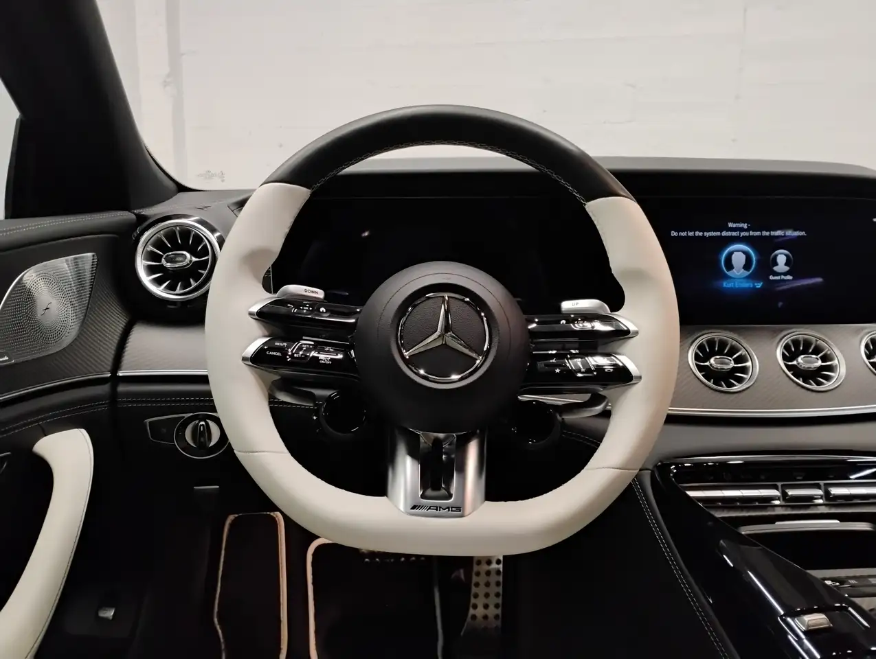 Mercedes-Benz AMG GT снимка Mercedes-Benz AMG GT