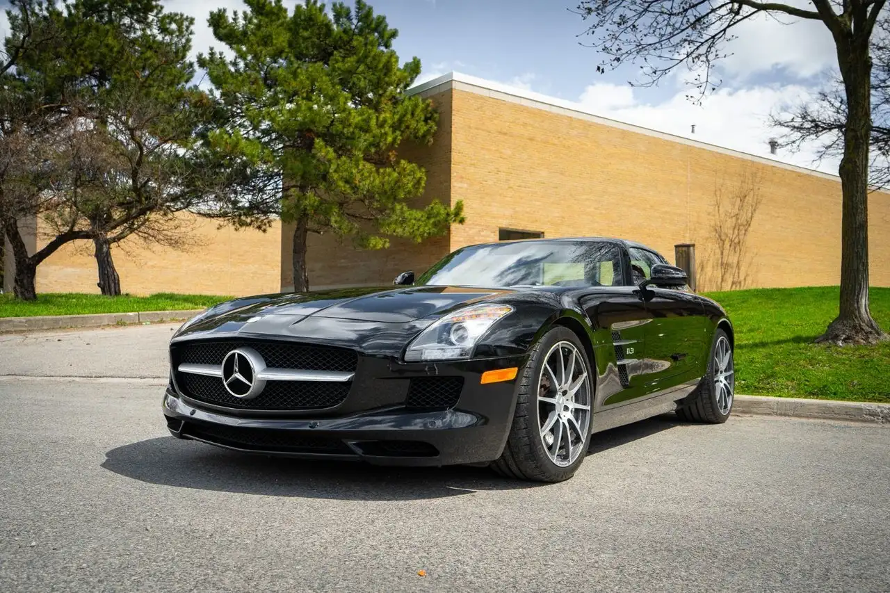 Mercedes-Benz SLS снимка Mercedes-Benz SLS