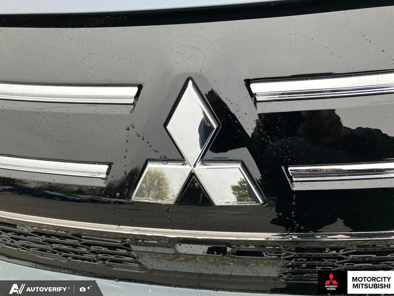 Mitsubishi Outlander снимка Mitsubishi Outlander
