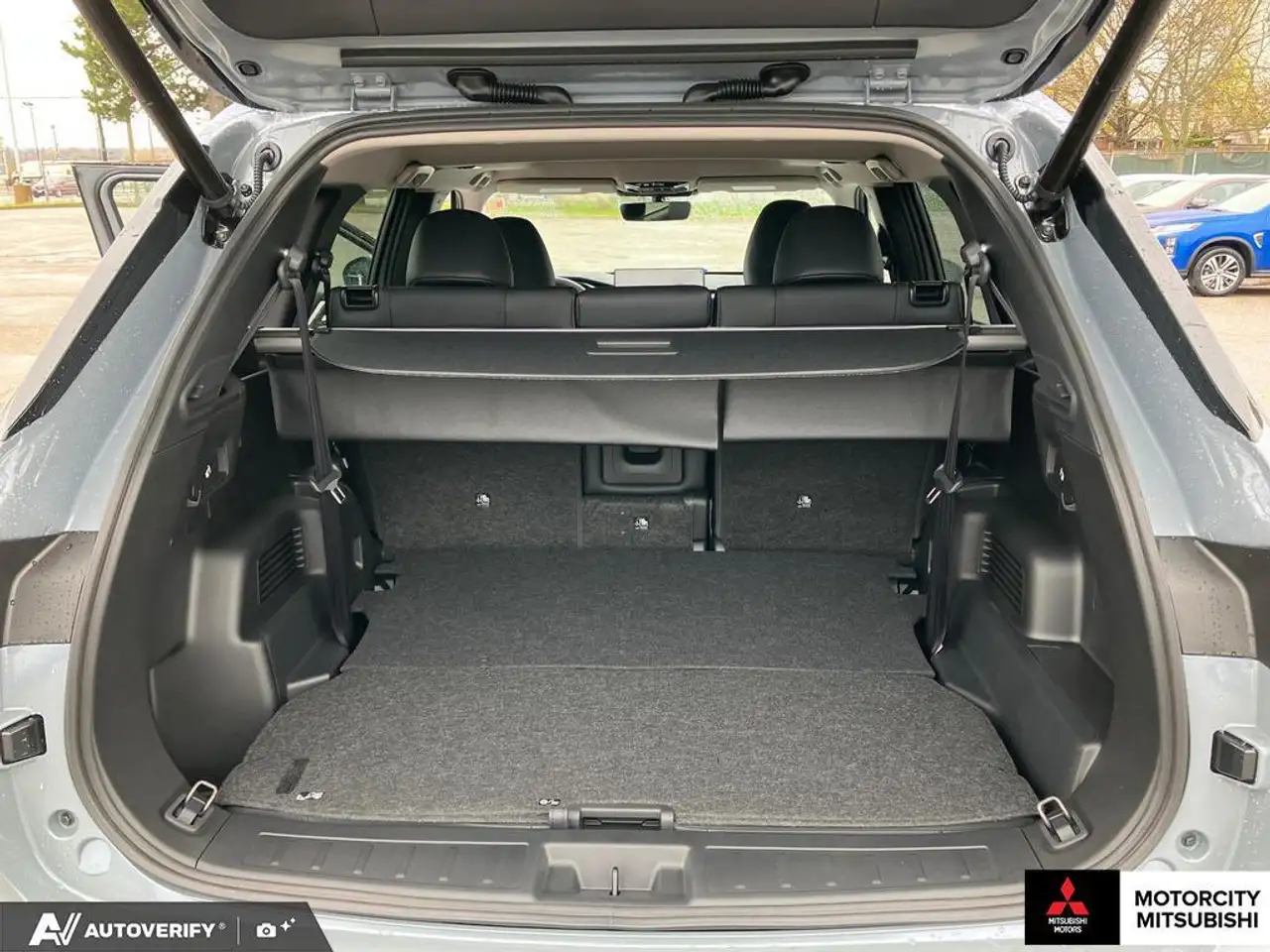 Mitsubishi Outlander снимка Mitsubishi Outlander