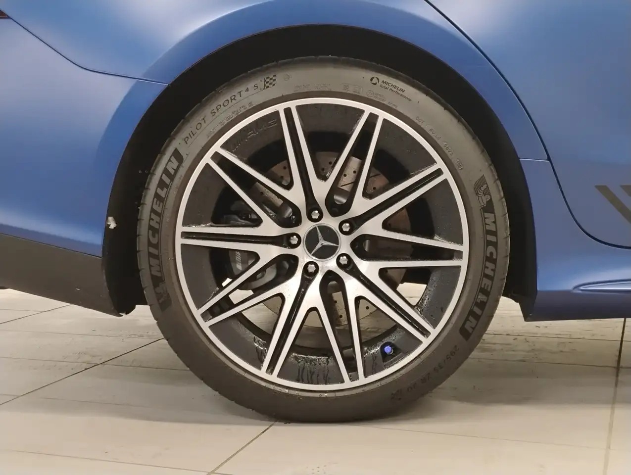 Mercedes-Benz AMG GT снимка Mercedes-Benz AMG GT