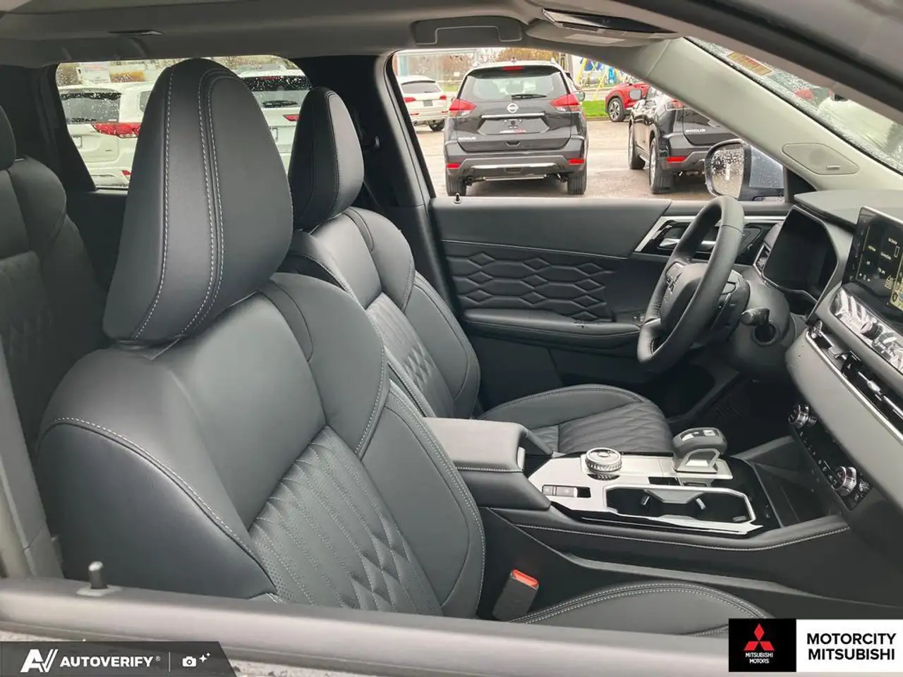 Mitsubishi Outlander снимка Mitsubishi Outlander