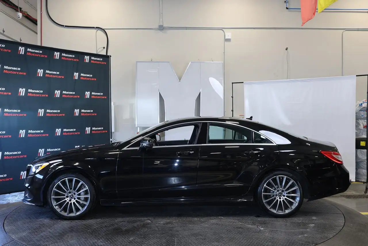 Mercedes-Benz CLS снимка Mercedes-Benz CLS