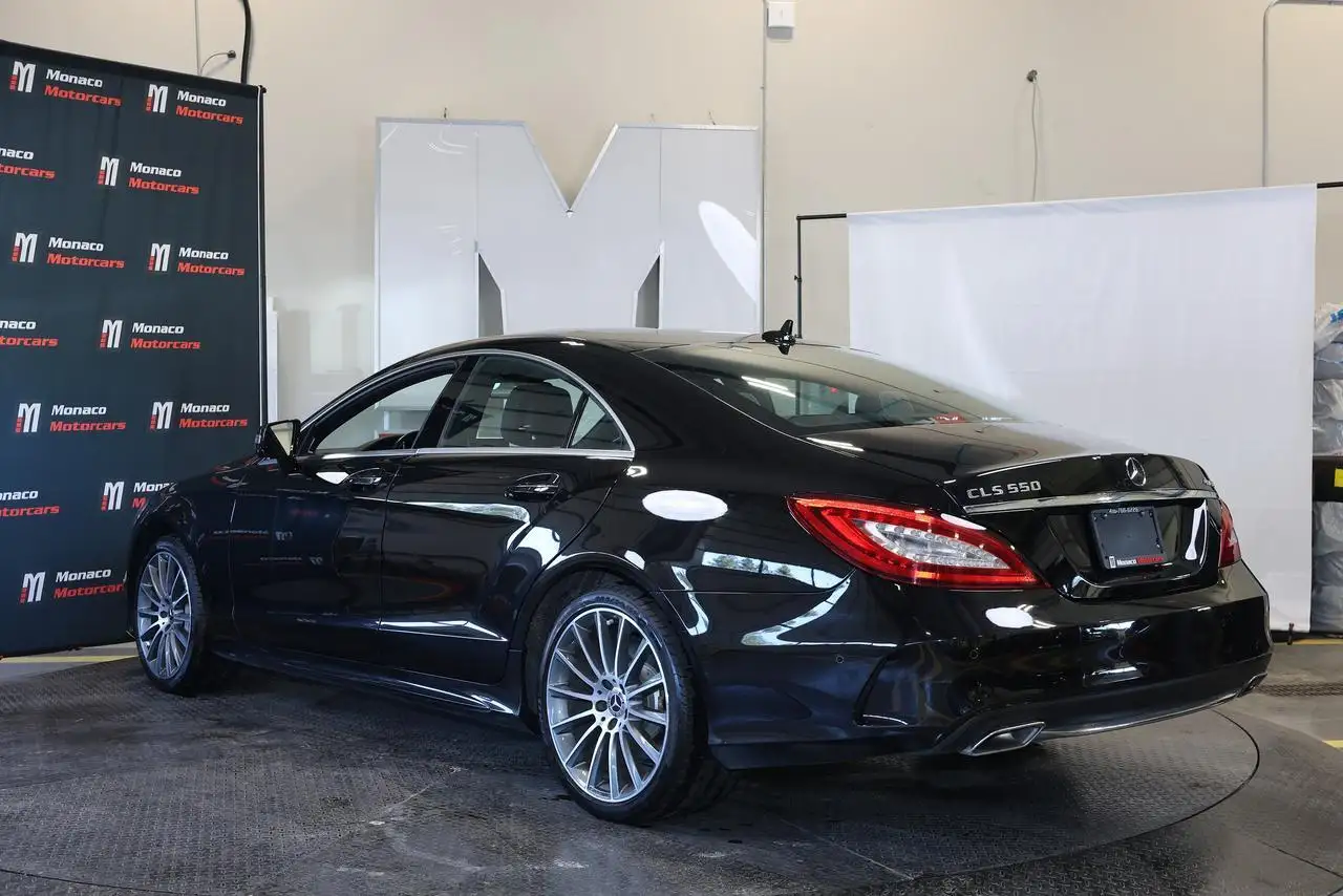 Mercedes-Benz CLS снимка Mercedes-Benz CLS