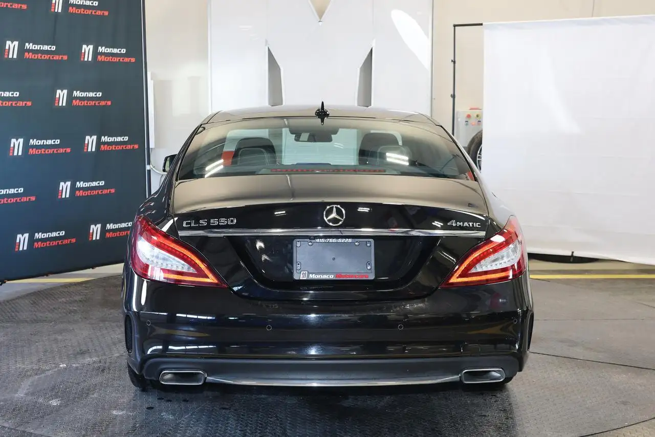 Mercedes-Benz CLS снимка Mercedes-Benz CLS