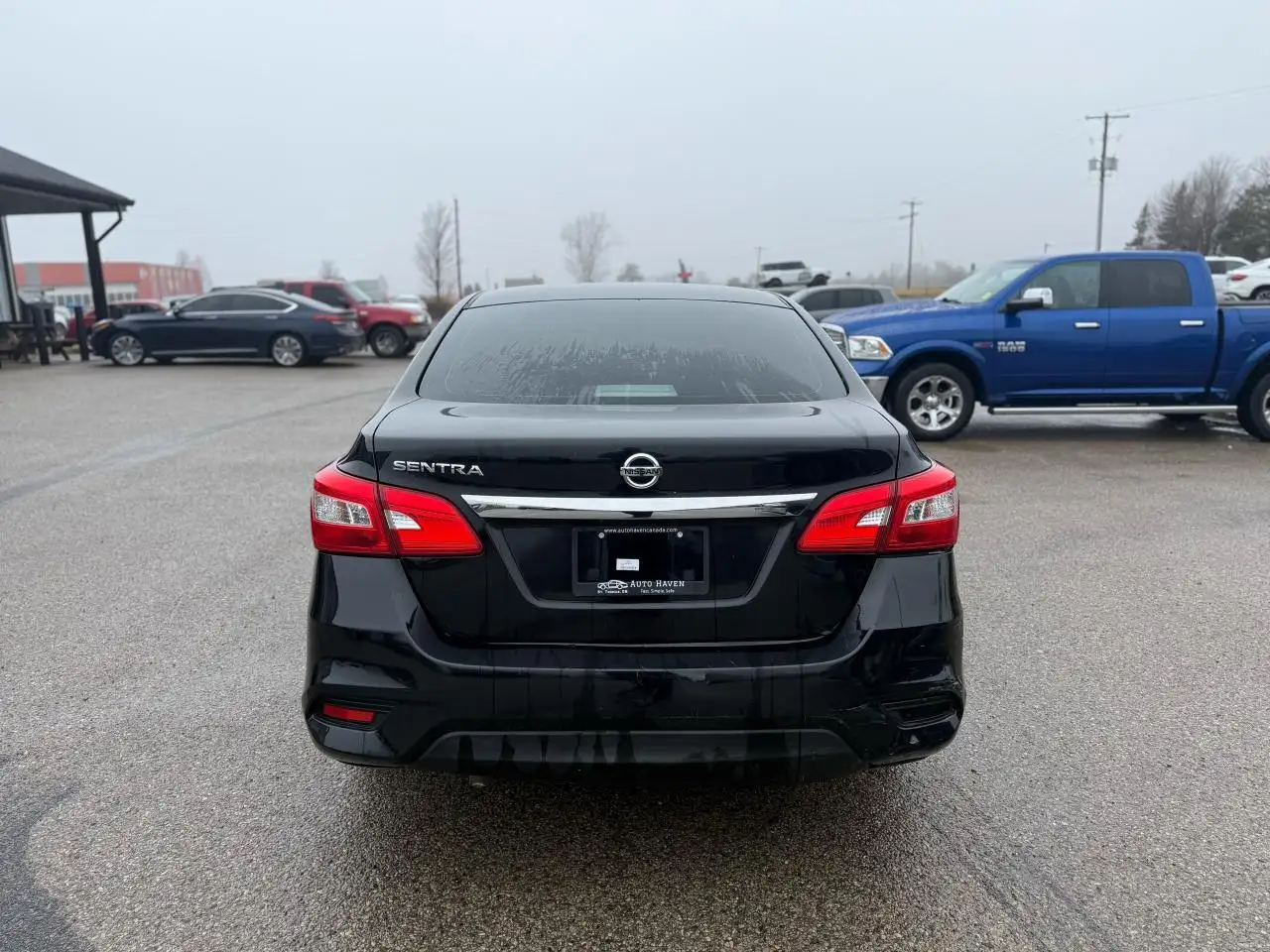 Nissan Sentra снимка Nissan Sentra
