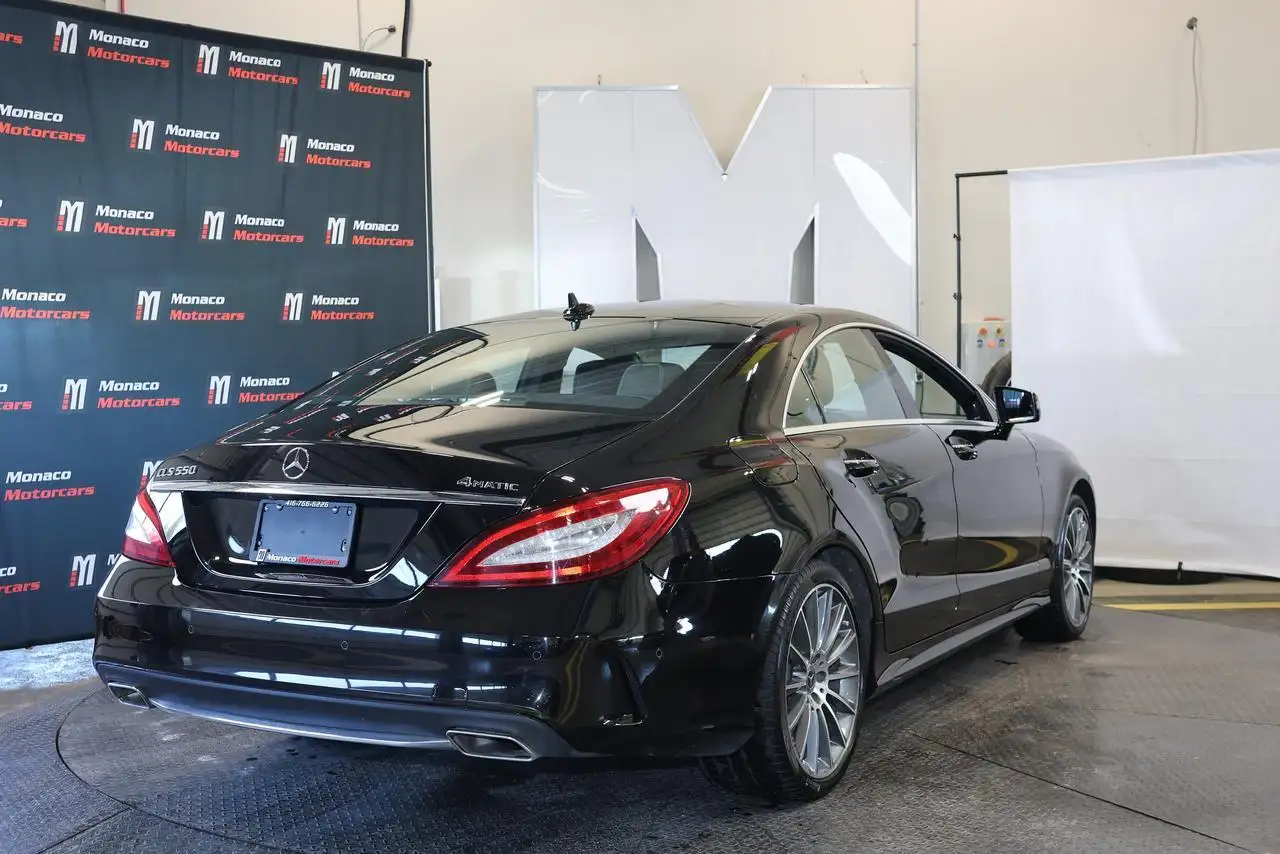 Mercedes-Benz CLS снимка Mercedes-Benz CLS