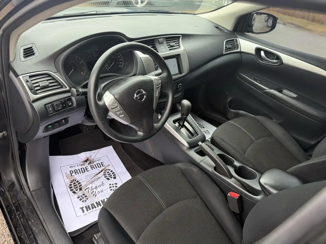 Nissan Sentra снимка Nissan Sentra