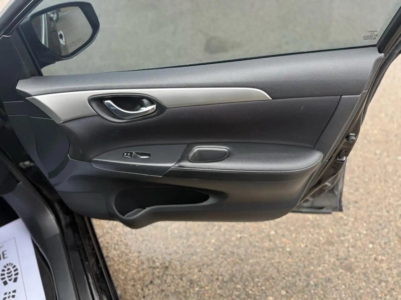 Nissan Sentra снимка Nissan Sentra