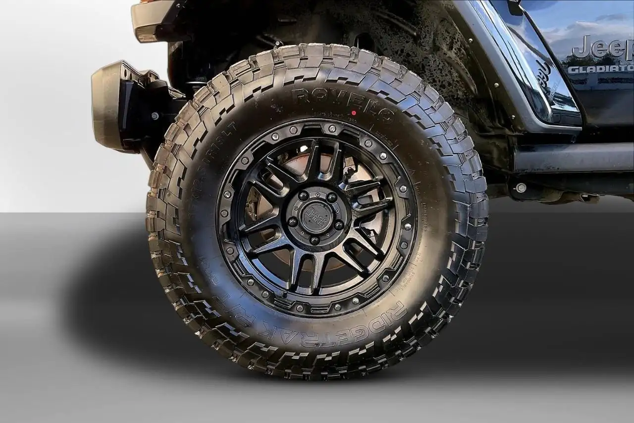 Jeep Gladiator снимка Jeep Gladiator