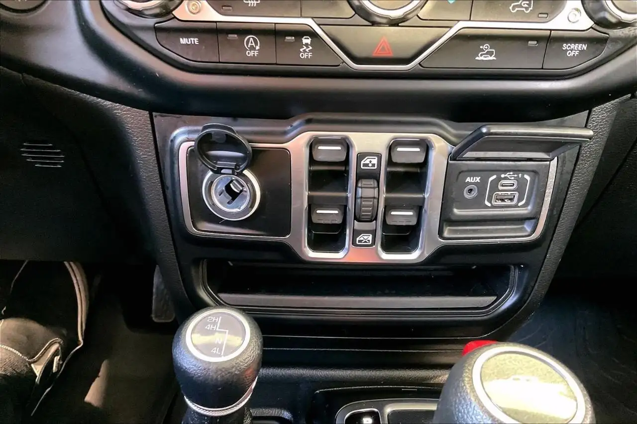 Jeep Gladiator снимка Jeep Gladiator