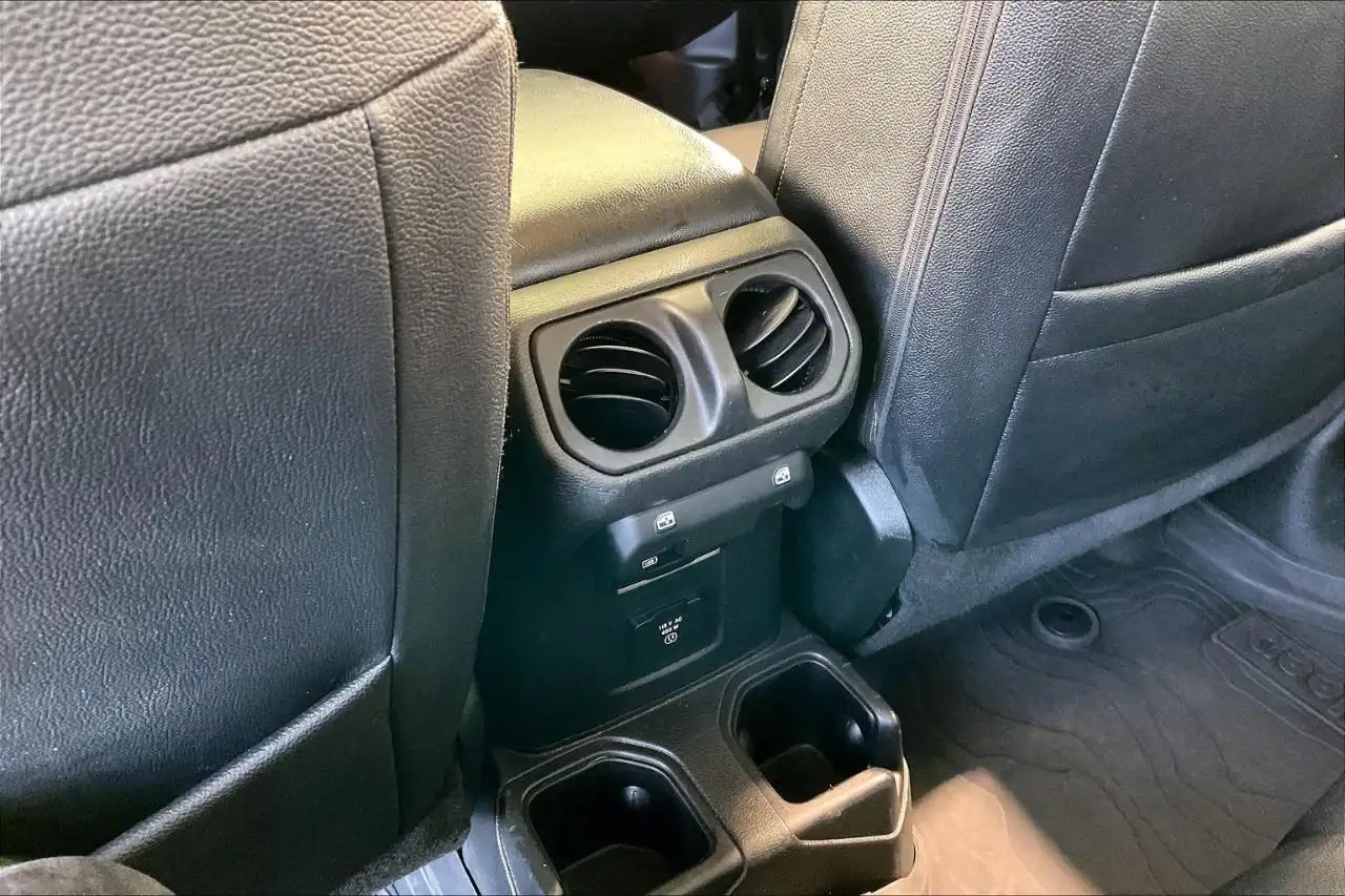 Jeep Gladiator снимка Jeep Gladiator