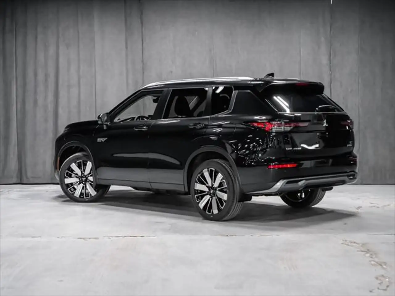 Mitsubishi Outlander снимка Mitsubishi Outlander