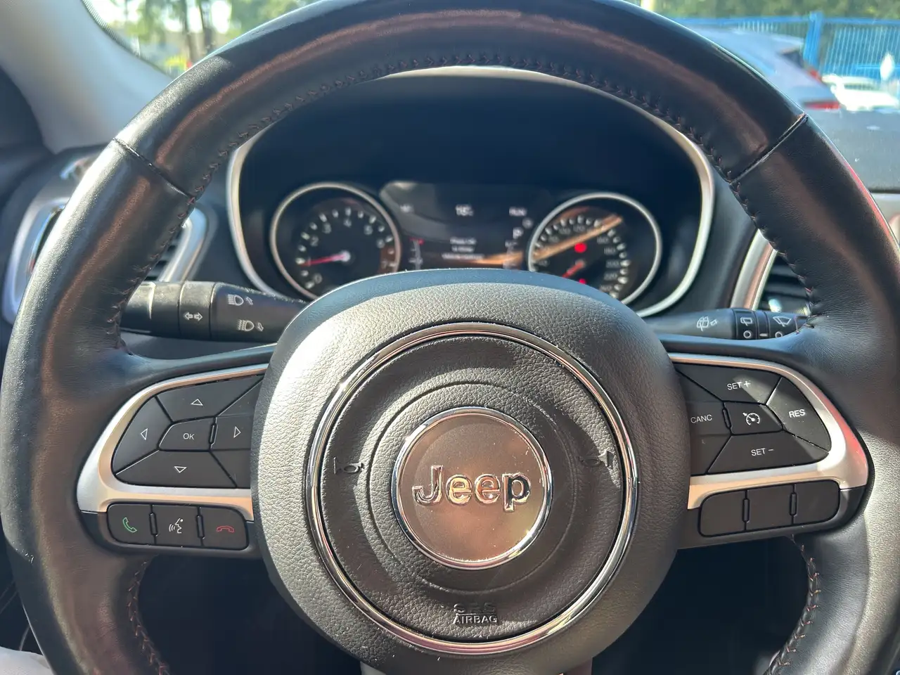 Jeep Compass photo Jeep Compass