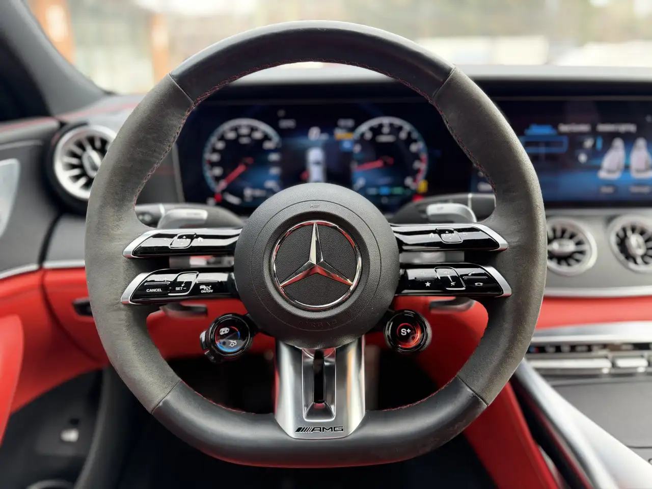 Mercedes-Benz AMG GT снимка Mercedes-Benz AMG GT