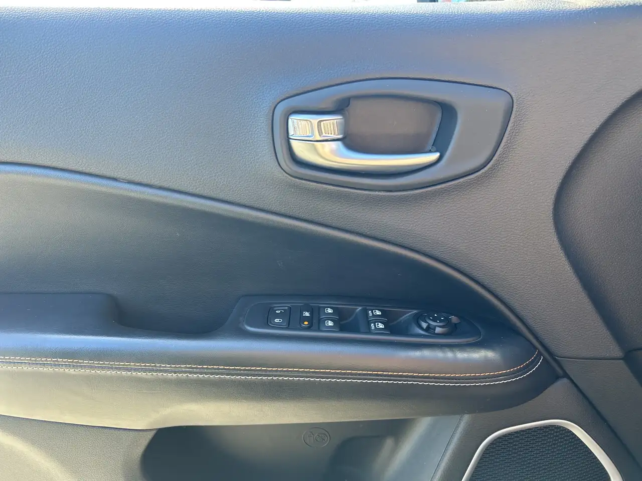 Jeep Compass photo Jeep Compass