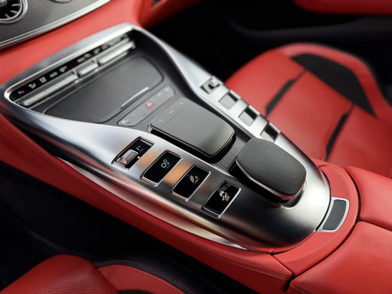 Mercedes-Benz AMG GT снимка Mercedes-Benz AMG GT