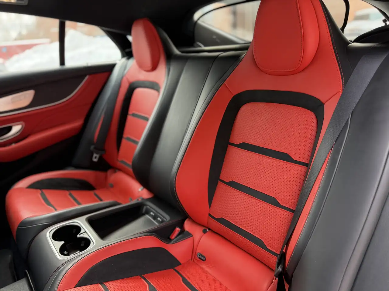 Mercedes-Benz AMG GT снимка Mercedes-Benz AMG GT