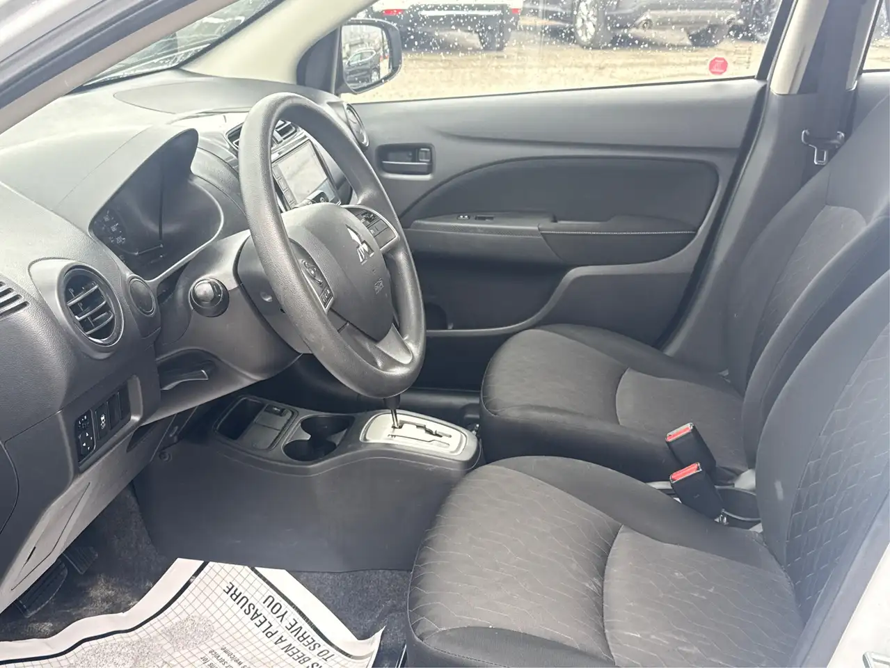 Mitsubishi Mirage снимка Mitsubishi Mirage