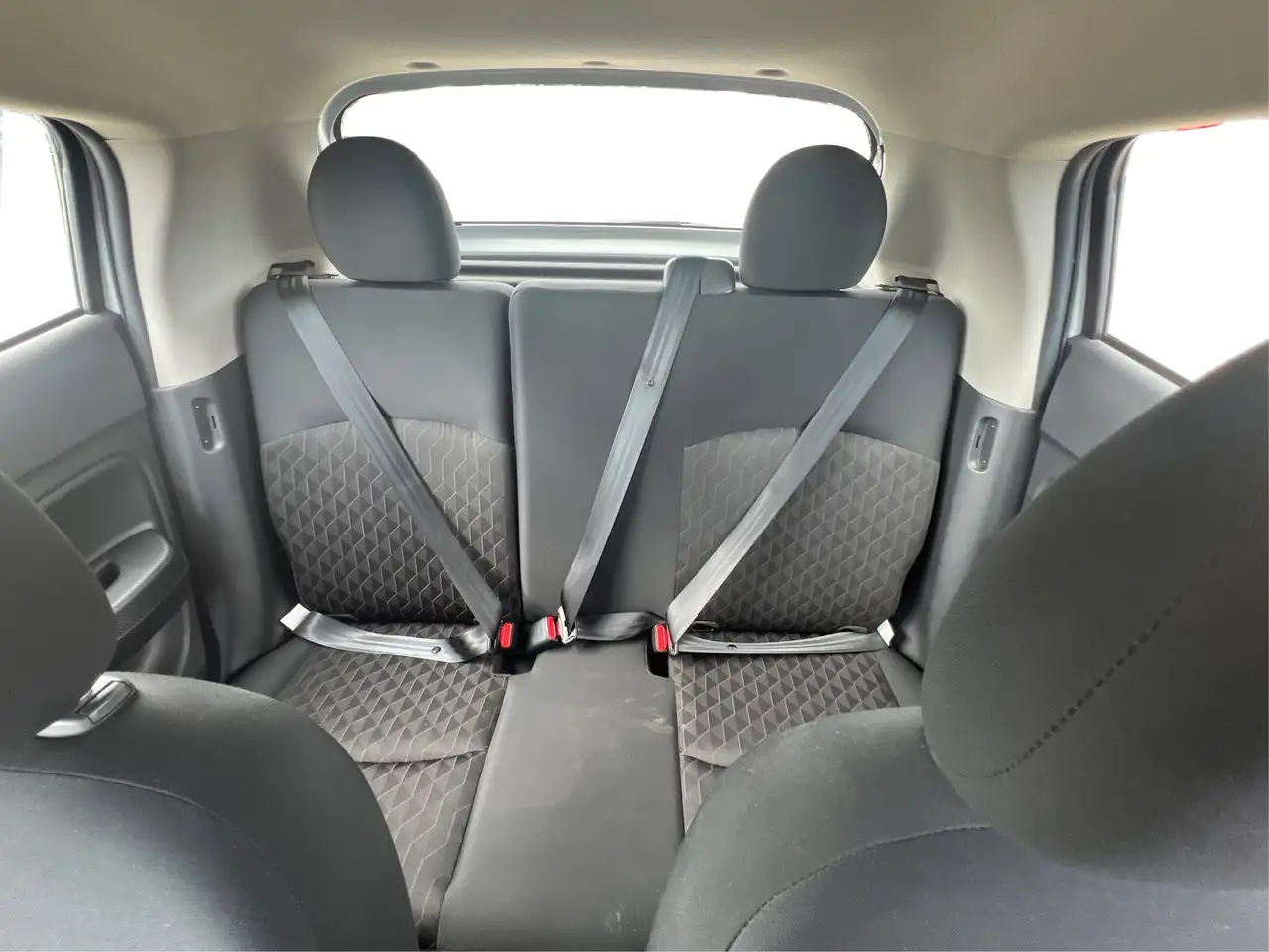 Mitsubishi Mirage снимка Mitsubishi Mirage