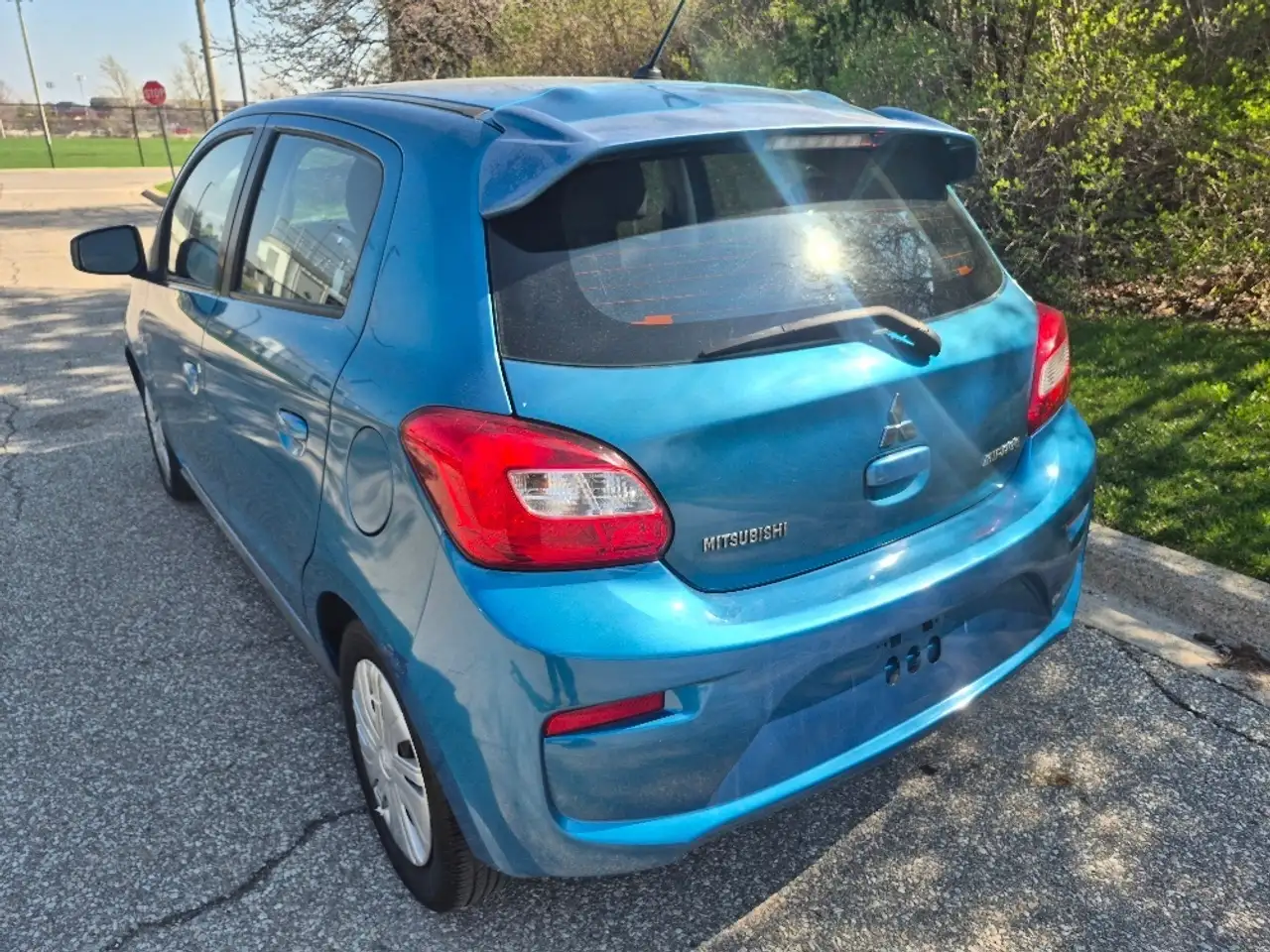 Mitsubishi Mirage снимка Mitsubishi Mirage