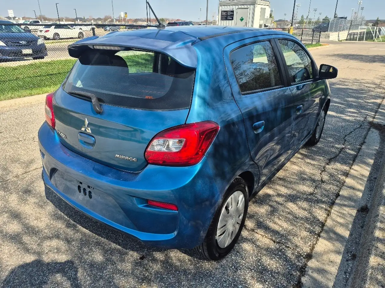 Mitsubishi Mirage снимка Mitsubishi Mirage