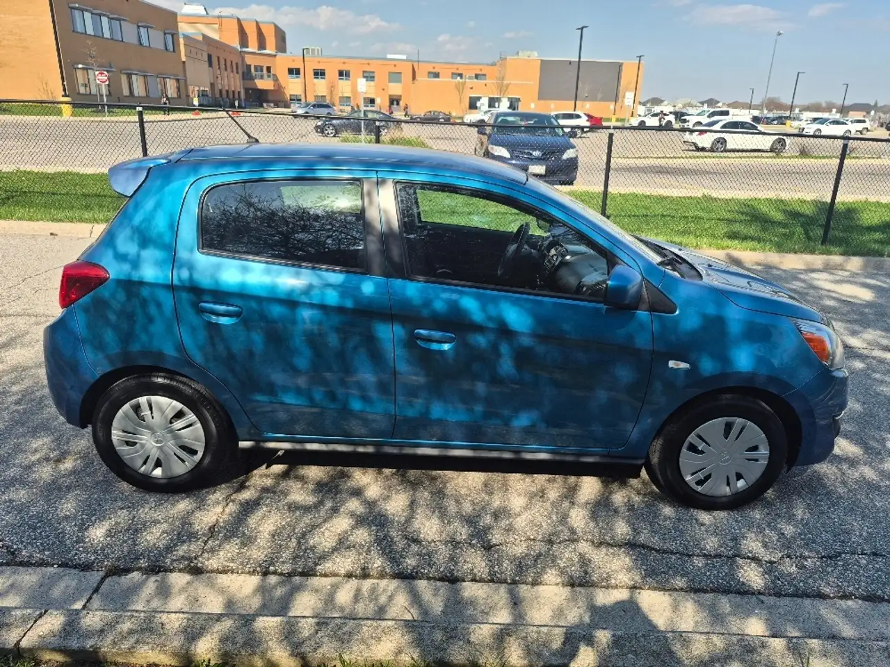 Mitsubishi Mirage снимка Mitsubishi Mirage