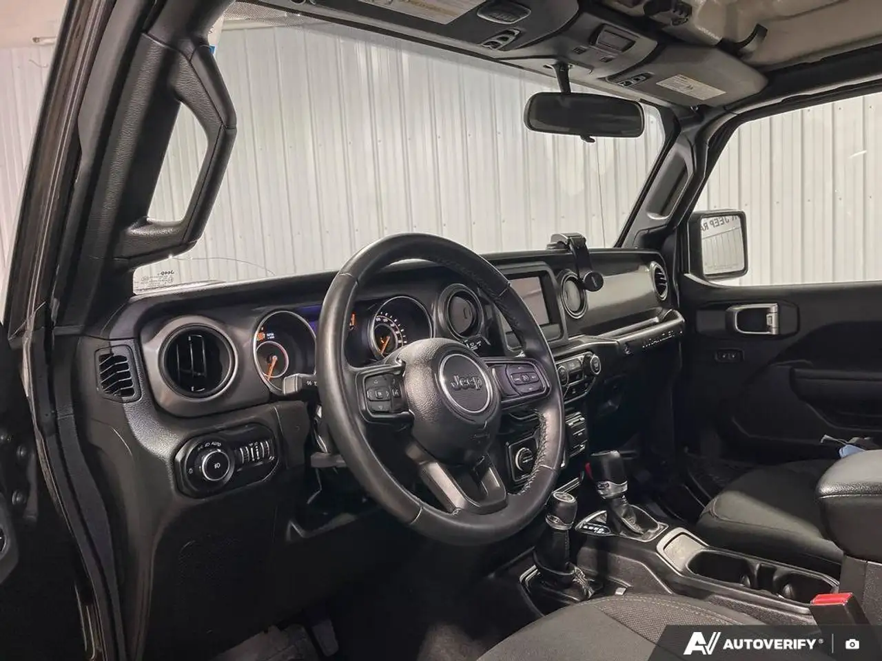 Jeep Wrangler снимка Jeep Wrangler