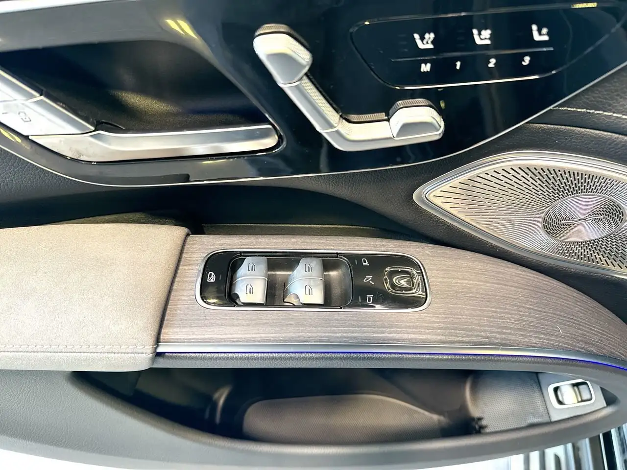 Mercedes-Benz EQS снимка Mercedes-Benz EQS