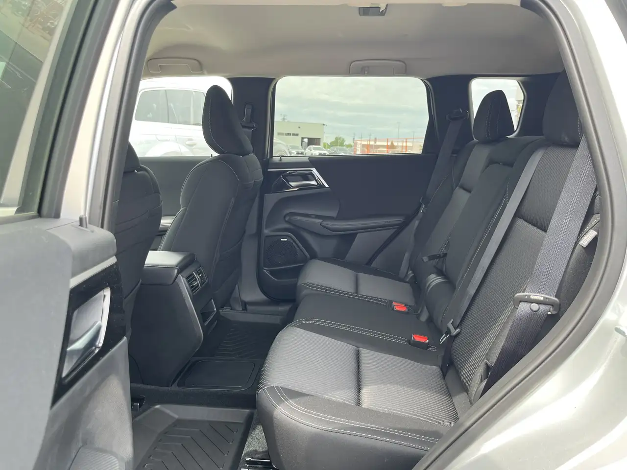 Mitsubishi Outlander снимка Mitsubishi Outlander