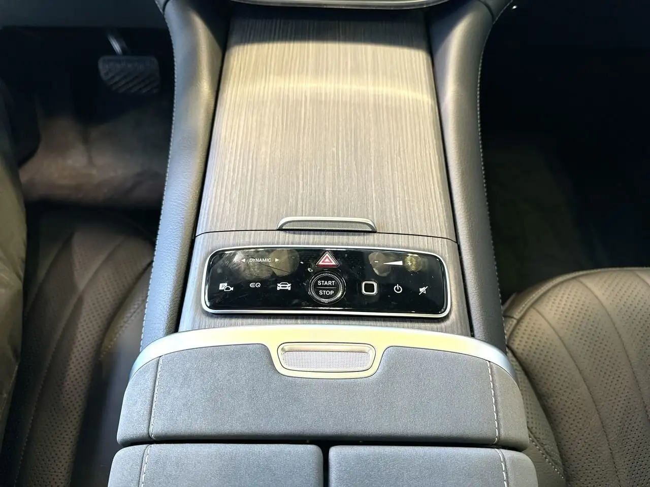 Mercedes-Benz EQS снимка Mercedes-Benz EQS