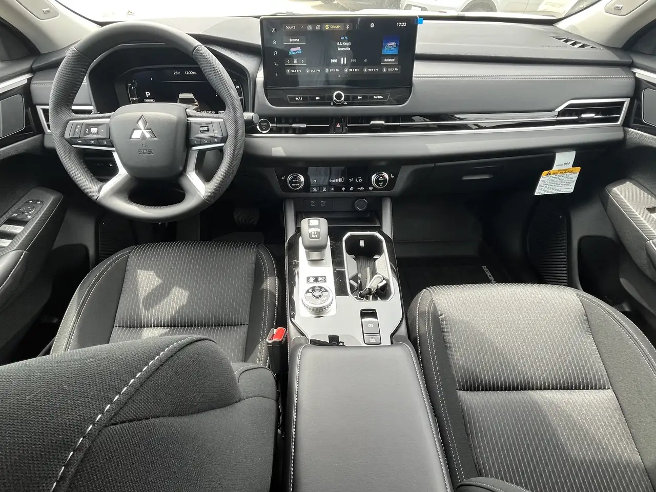 Mitsubishi Outlander снимка Mitsubishi Outlander