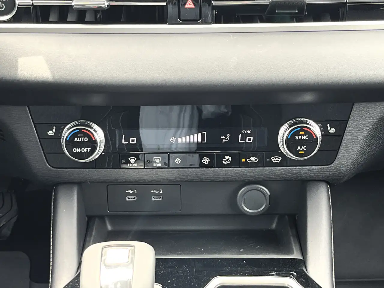 Mitsubishi Outlander снимка Mitsubishi Outlander