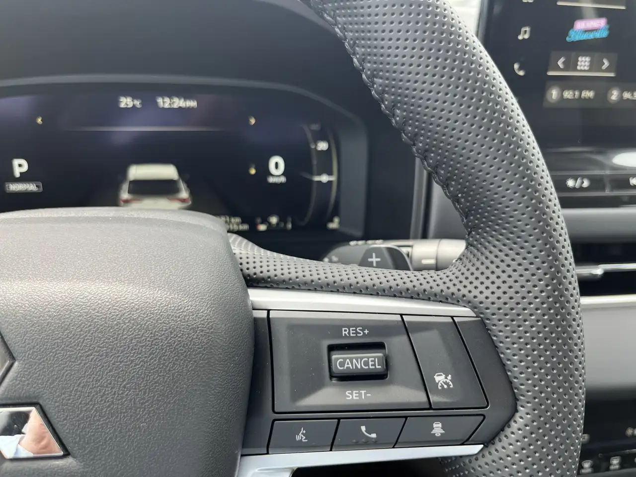 Mitsubishi Outlander снимка Mitsubishi Outlander