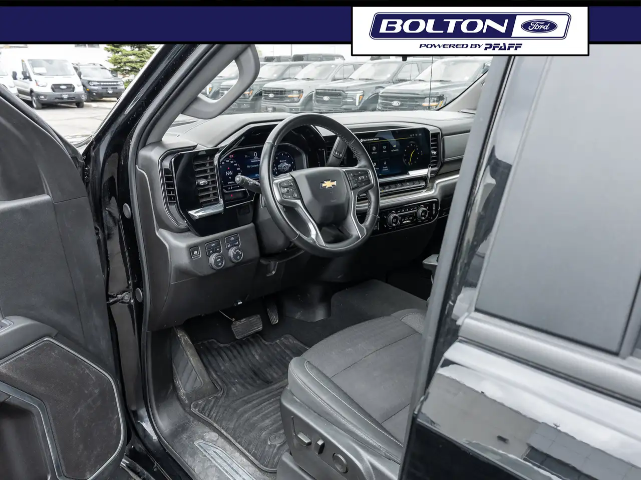 Chevrolet Silverado 1500 снимка Chevrolet Silverado 1500
