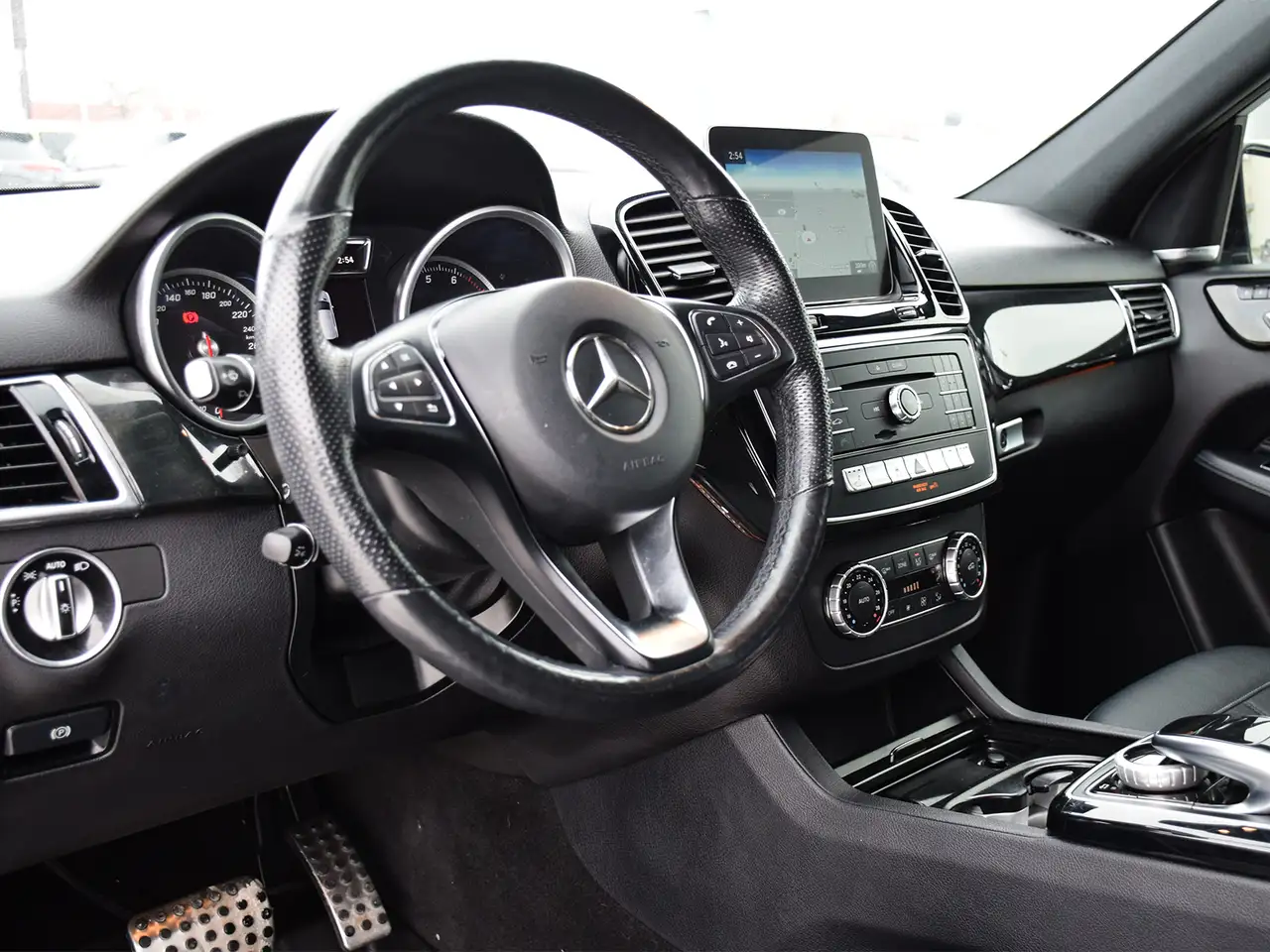 Mercedes-Benz GLE снимка Mercedes-Benz GLE
