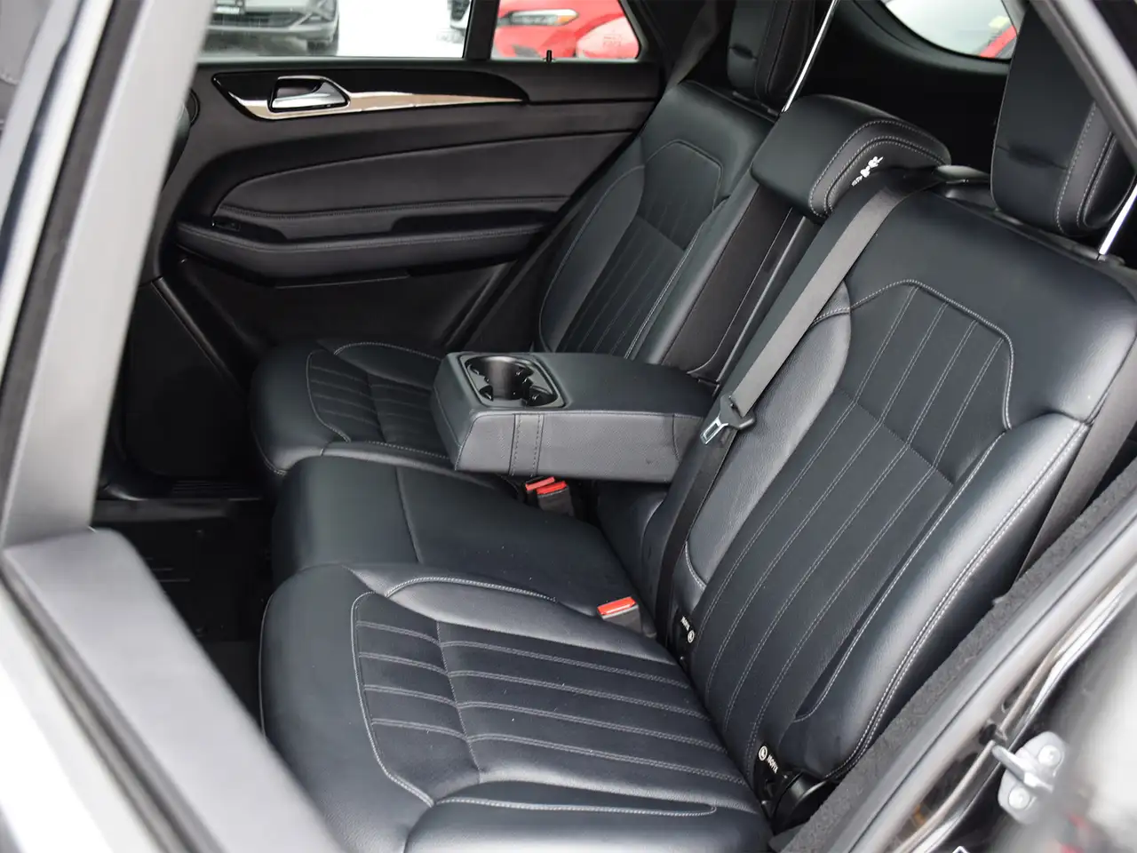 Mercedes-Benz GLE снимка Mercedes-Benz GLE