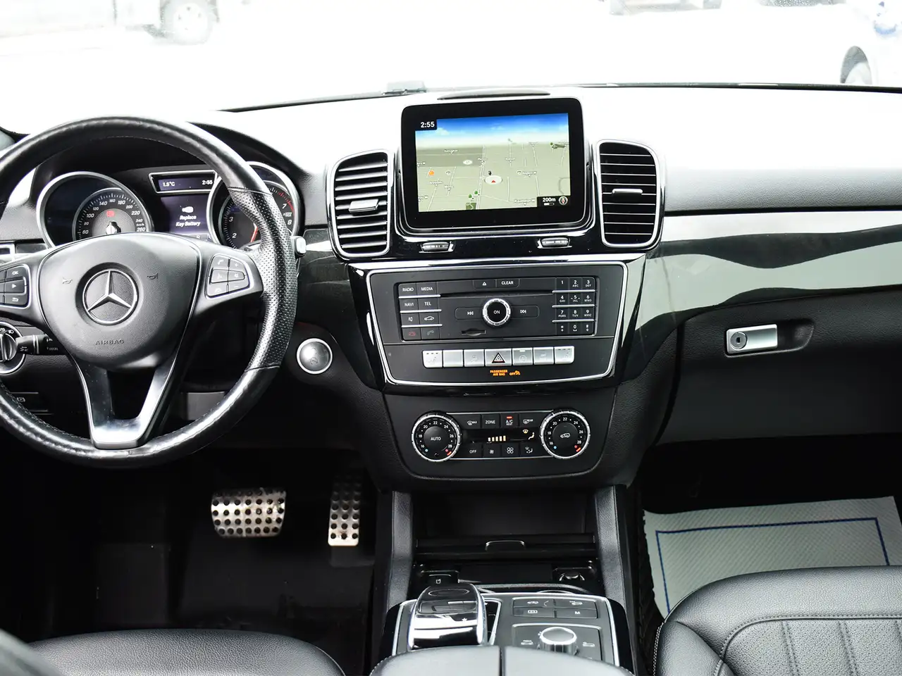 Mercedes-Benz GLE снимка Mercedes-Benz GLE