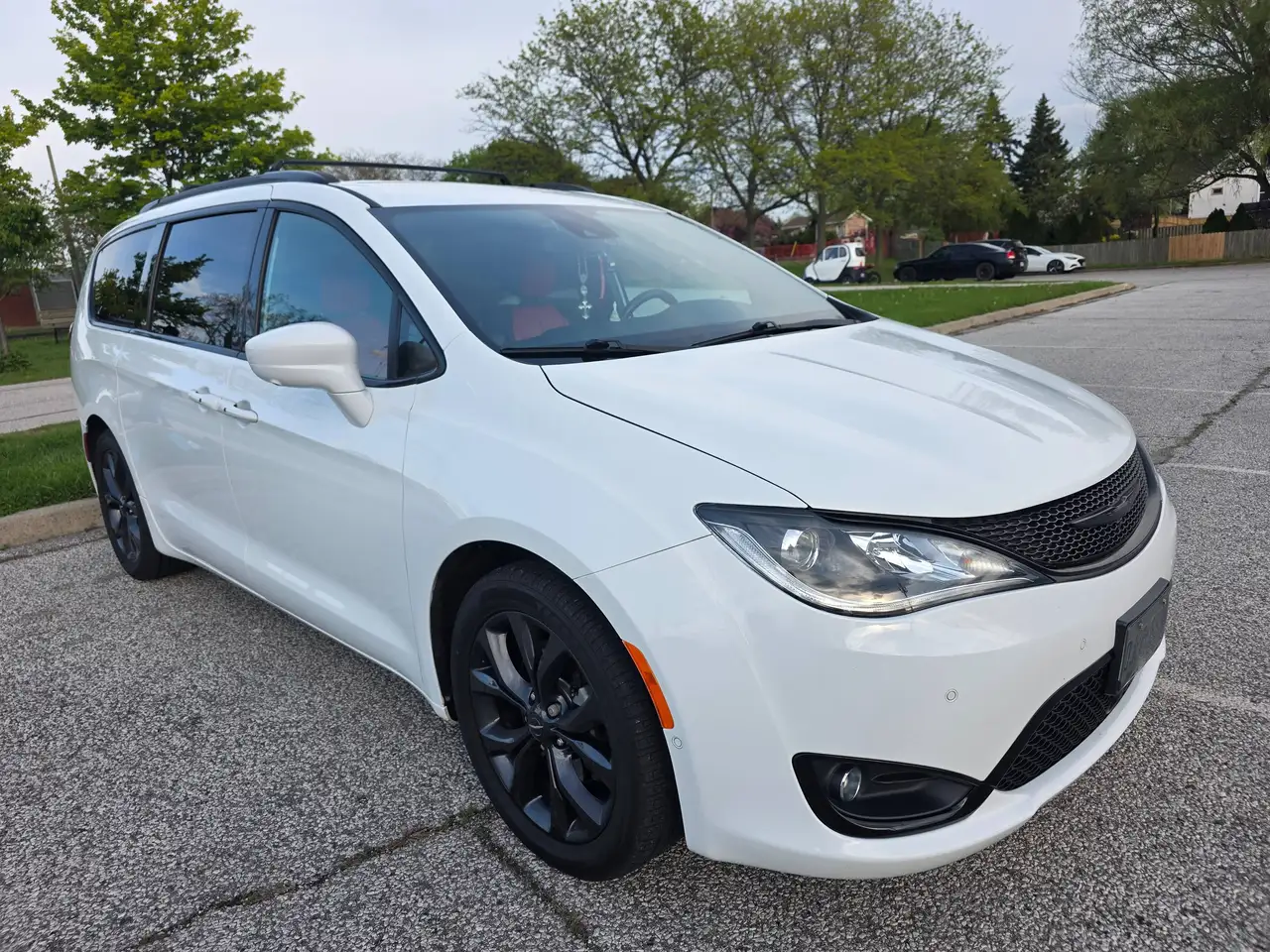 Chrysler Pacifica photo Chrysler Pacifica