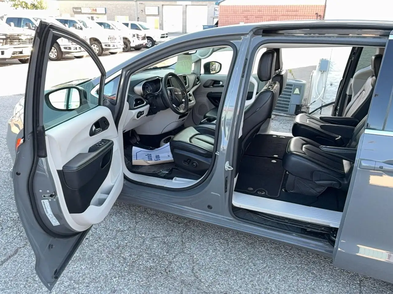 Chrysler Pacifica снимка Chrysler Pacifica