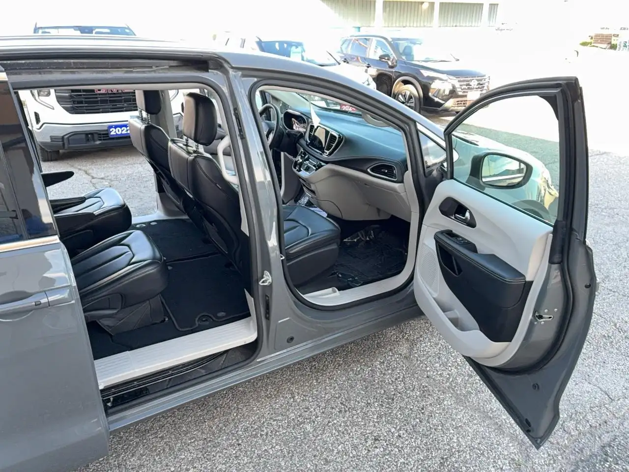 Chrysler Pacifica снимка Chrysler Pacifica