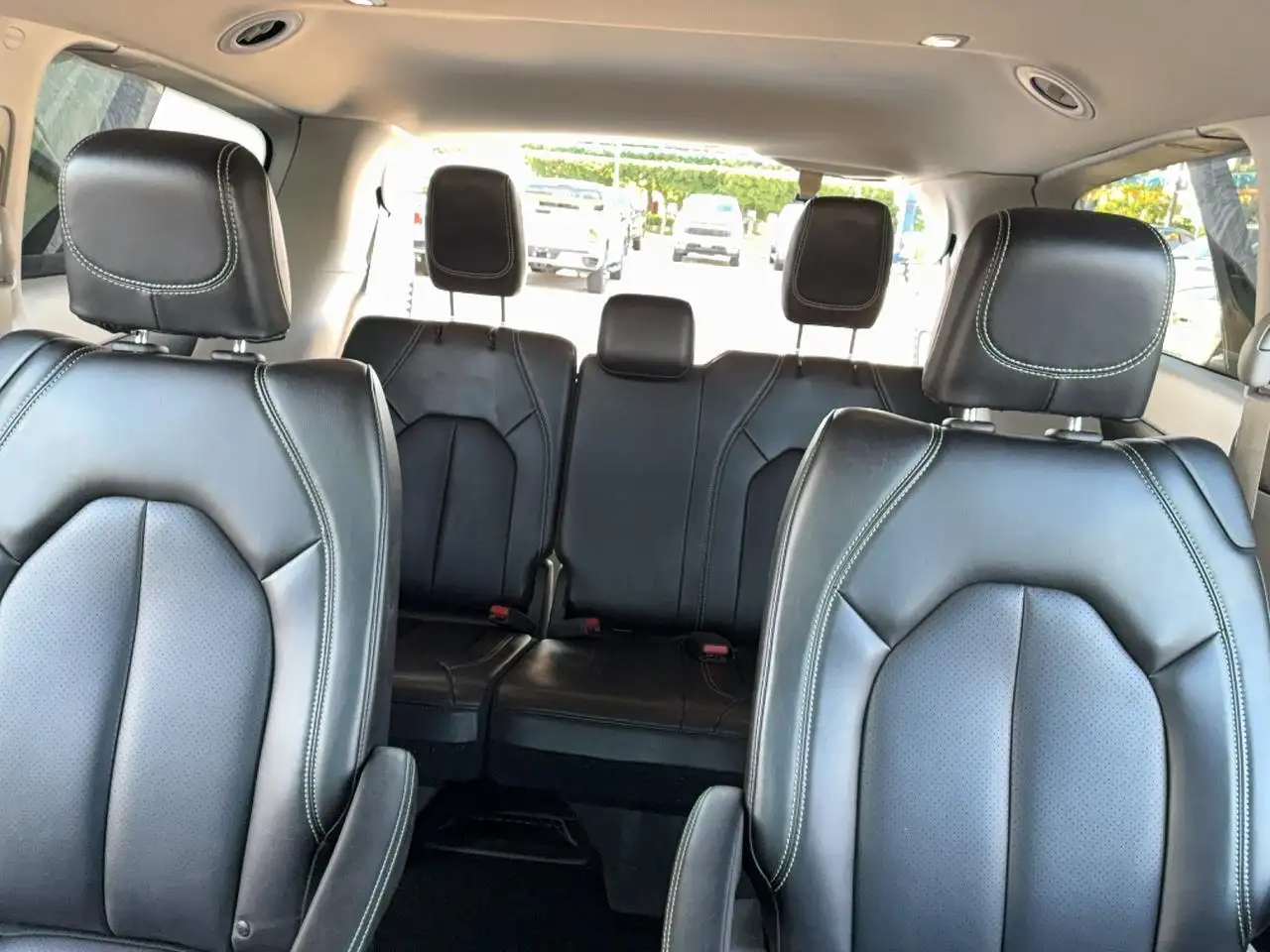 Chrysler Pacifica снимка Chrysler Pacifica