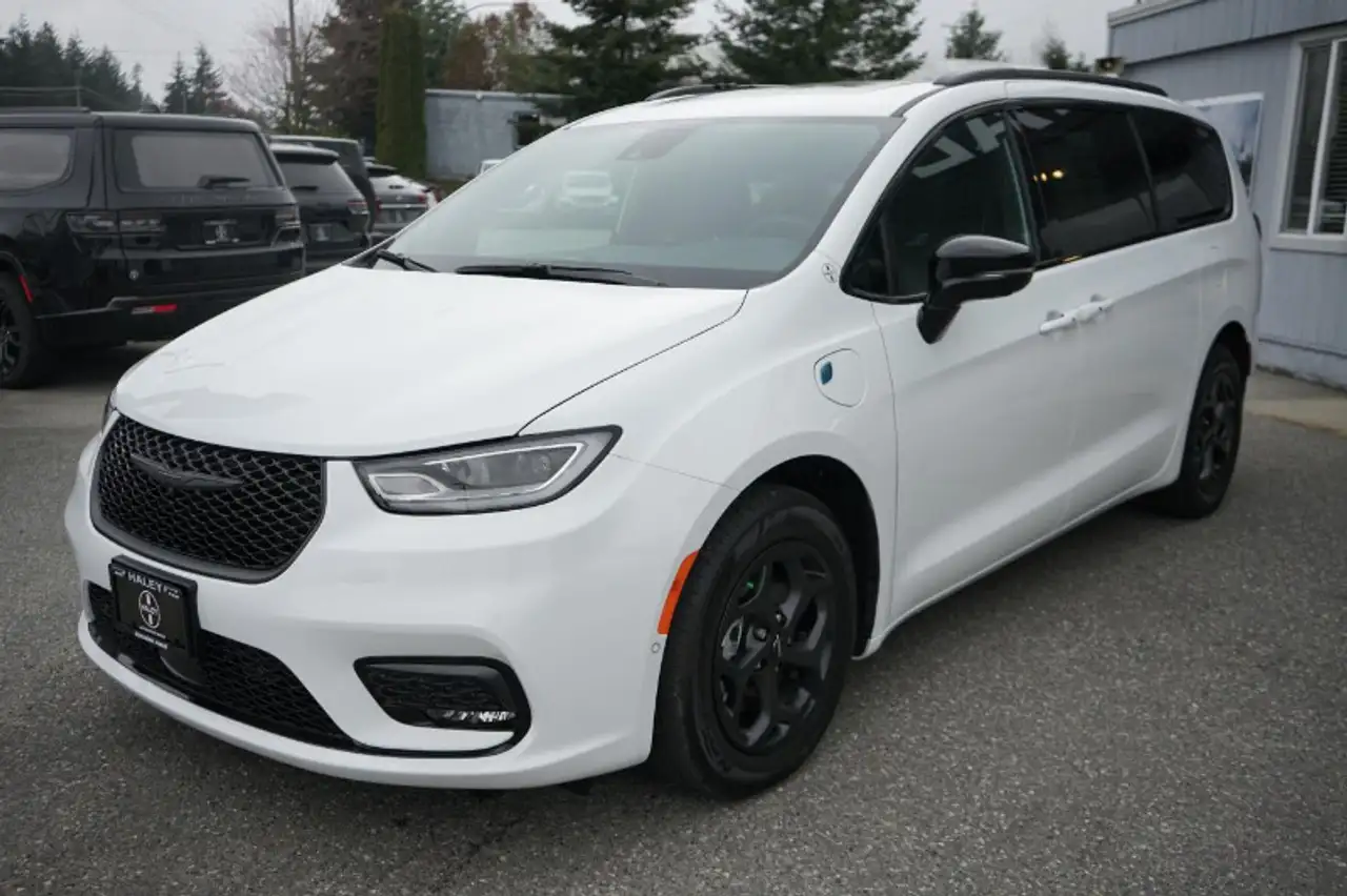 2024 Chrysler Pacifica