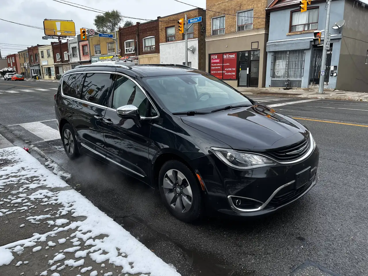 Chrysler Pacifica снимка Chrysler Pacifica
