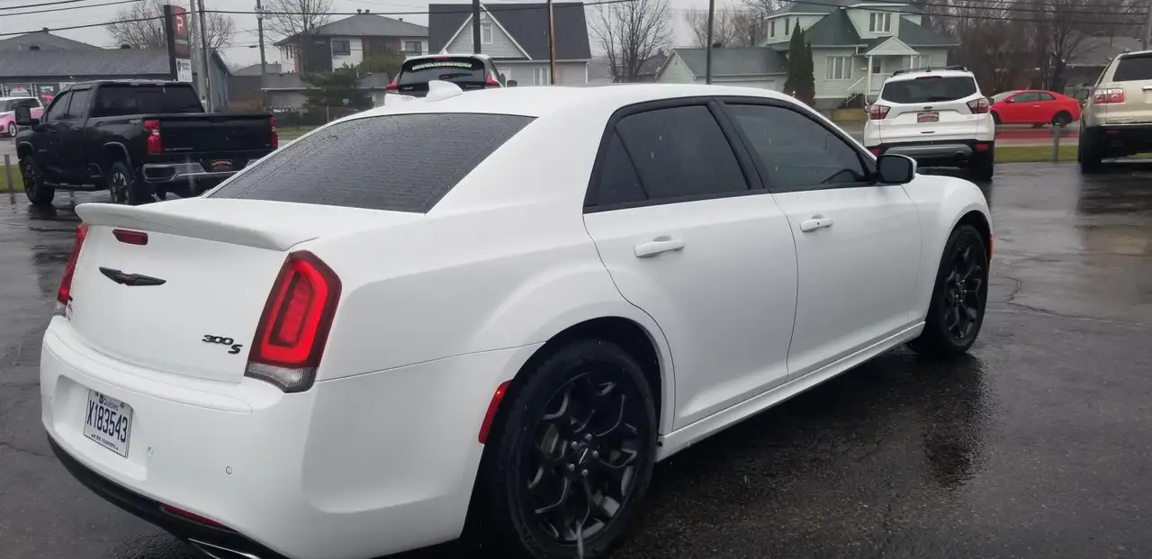 Chrysler 300 снимка Chrysler 300
