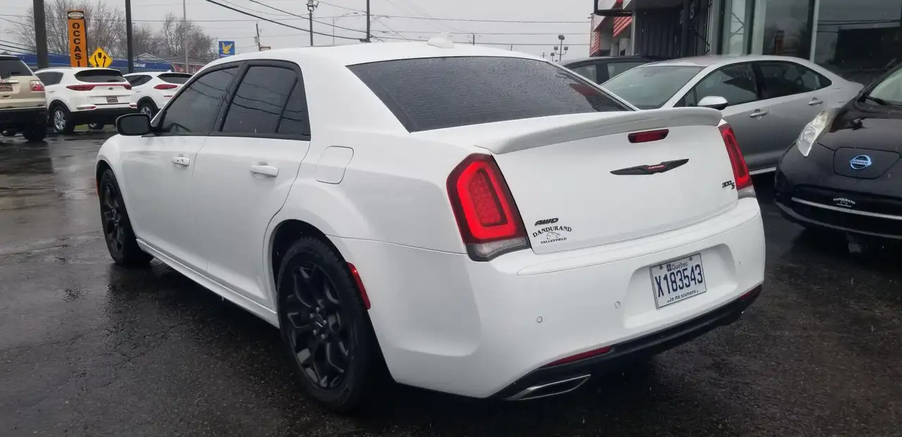 Chrysler 300 снимка Chrysler 300