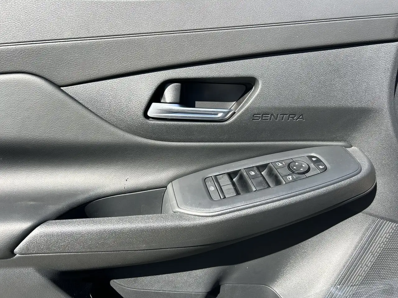 Nissan Sentra снимка Nissan Sentra