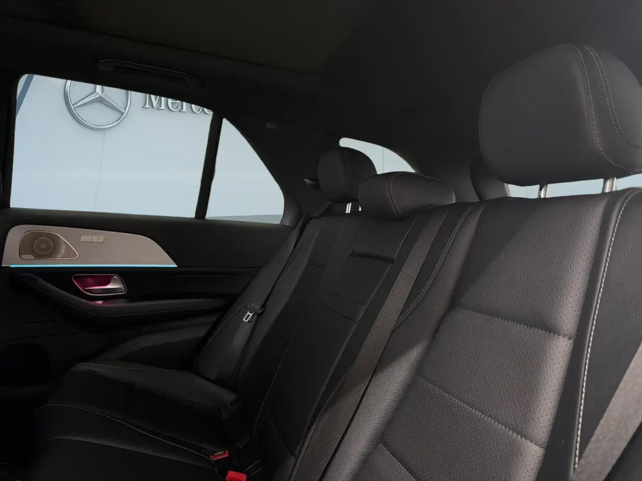 Mercedes-Benz GLE снимка Mercedes-Benz GLE